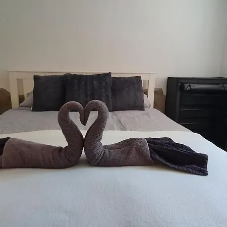 Family Wellness Jacuzzi Sauna Wood Fired Hot Tub 8 Min From Heviz