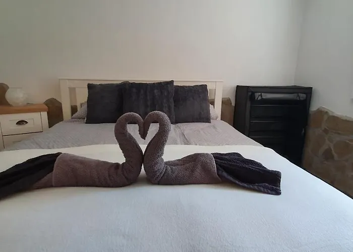 Family Wellness Jacuzzi Sauna Wood Fired Hot Tub 8 Min From Heviz